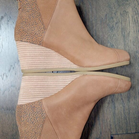 TOMS Kelsey Wedge Ankle Bootie Tan Suede Women's 10 NWOB - Picture 4 of 7
